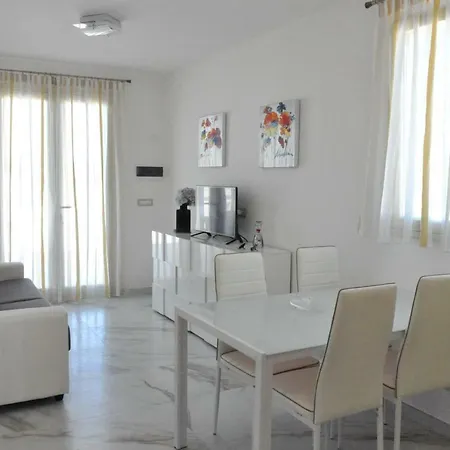 Attico Vista Mare Terrazzo 50 Mq Splendido E Nuovo アパート リド・マリーニ