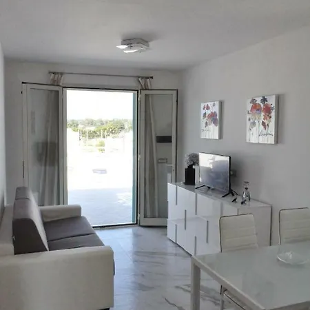 Attico Vista Mare Terrazzo 50 Mq Splendido E Nuovo アパート リド・マリーニ
